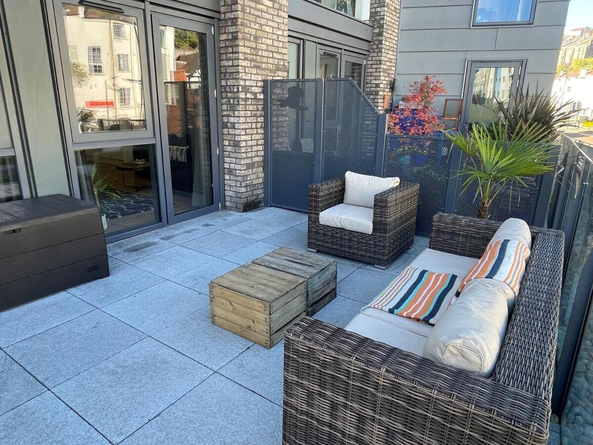 Harbourside Hideaway - Superb Flat With Terrace Apartment Bristol Exterior foto